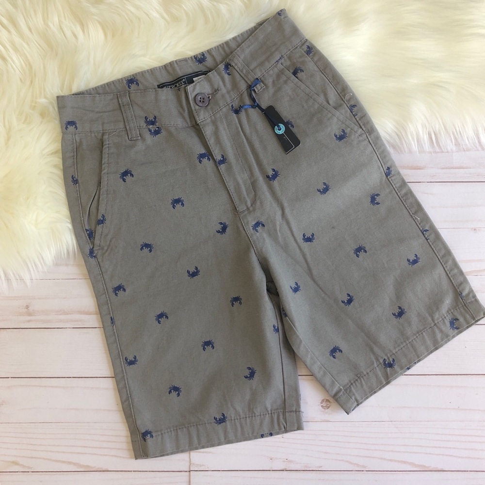 Cherokee Gray Shorts with Blue Crab Print (16)